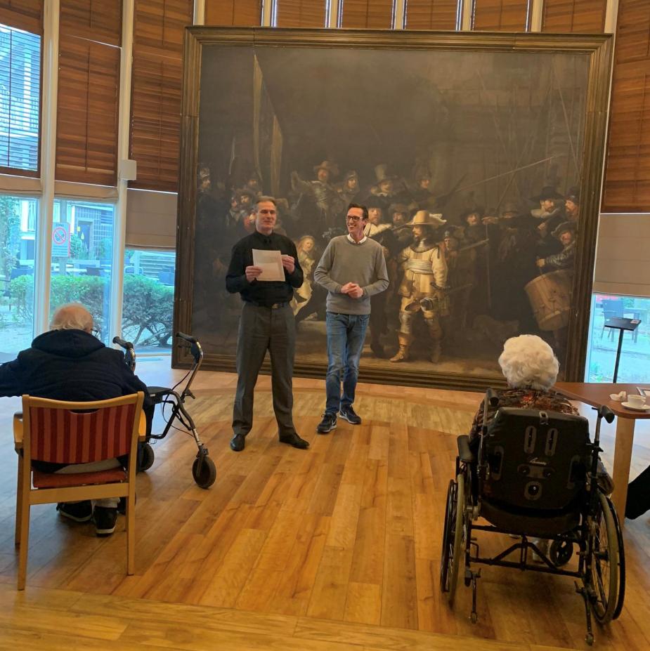 Bestuurder dhr. Smilde opent de expositie