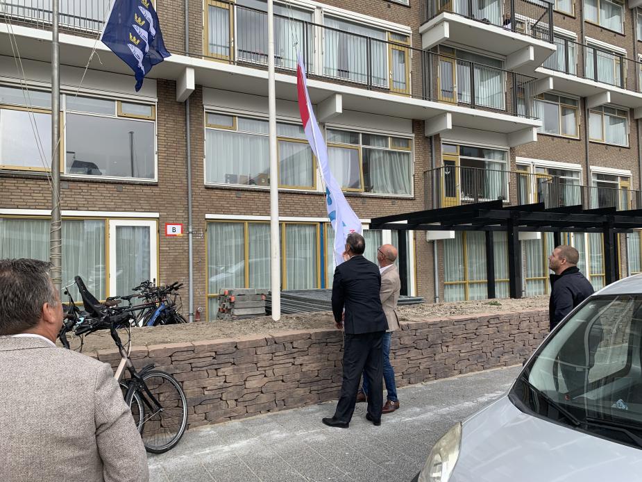 vlaggen bij Het Uiterjoon