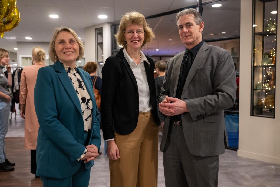 VVT Annemieke Overboom (Saffier in het midden), Henriette Bertels  (Cardia) en Klaas Smilde