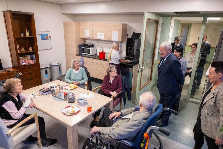 Bezoek burgemeester Jan van Zanen